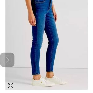Beautiful jeans size 27 new